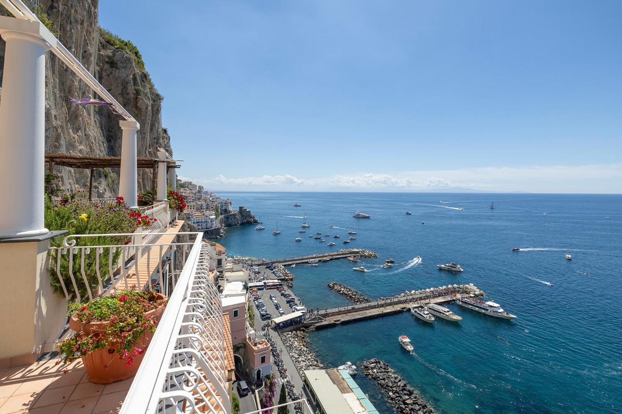 Apartments Amalfi Design Sea View Accessible By 250 Steps Экстерьер фото