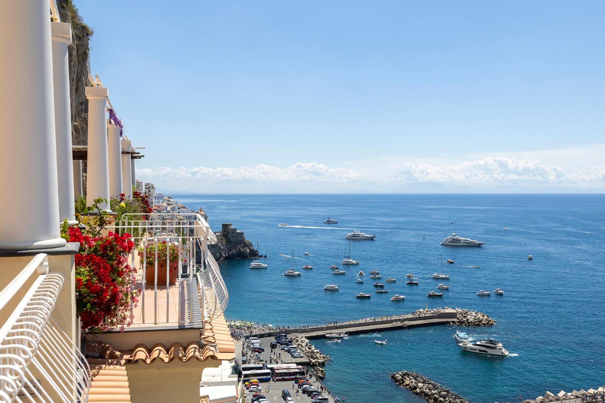 Apartments Amalfi Design Sea View Accessible By 250 Steps Экстерьер фото