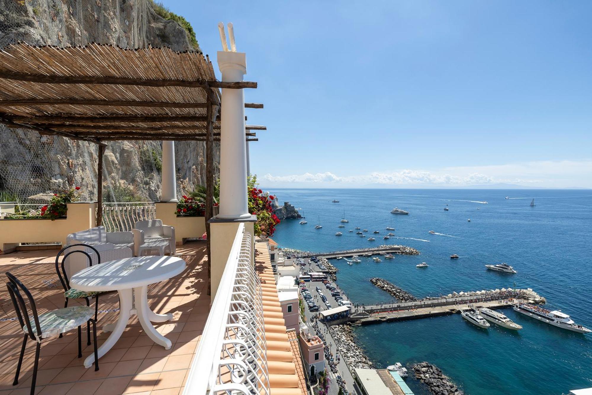 Apartments Amalfi Design Sea View Accessible By 250 Steps Экстерьер фото