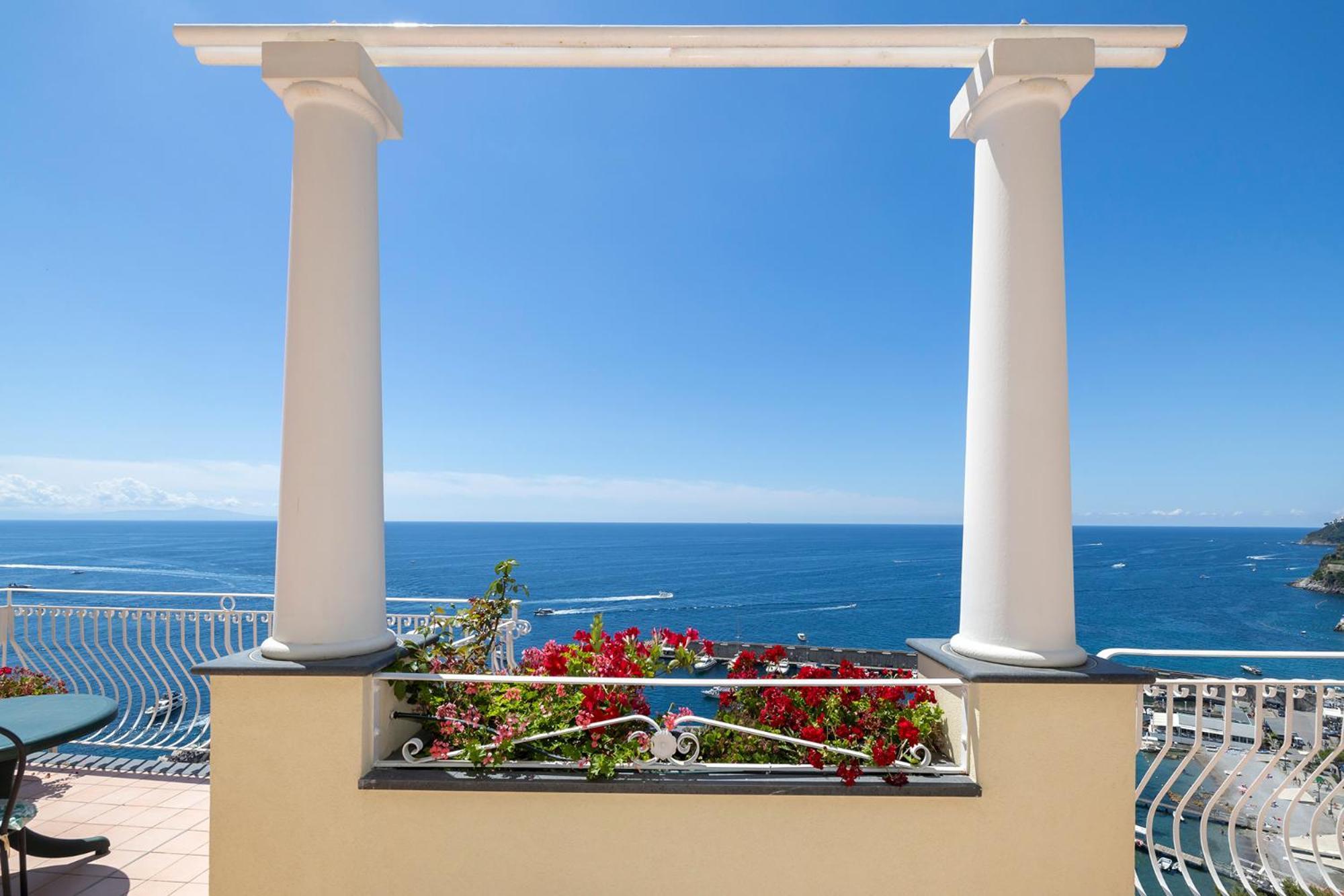 Apartments Amalfi Design Sea View Accessible By 250 Steps Экстерьер фото