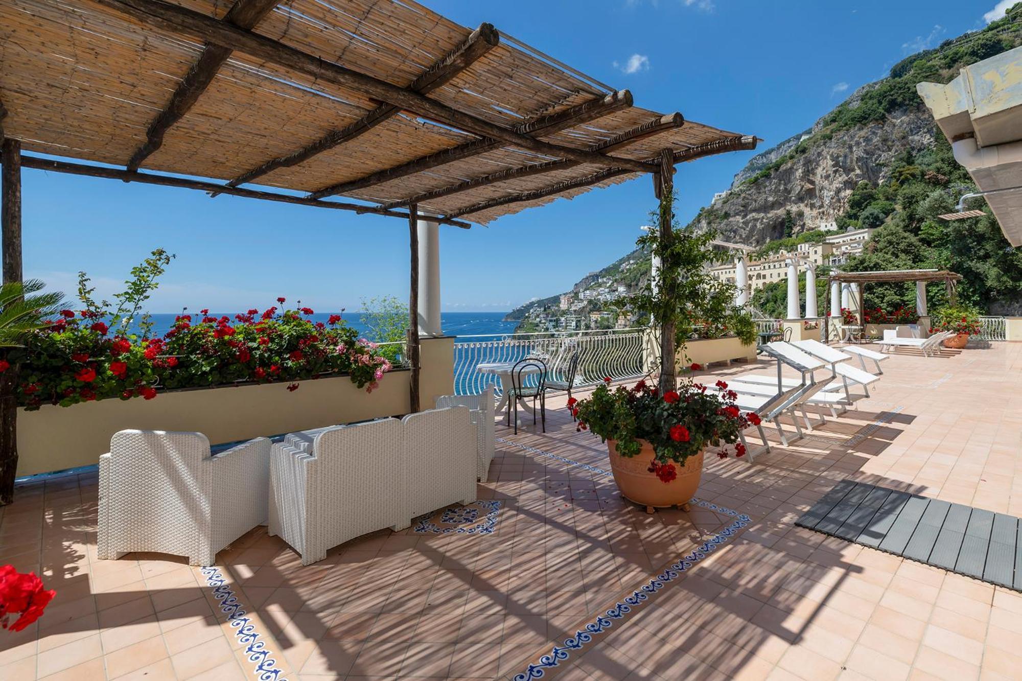 Apartments Amalfi Design Sea View Accessible By 250 Steps Экстерьер фото